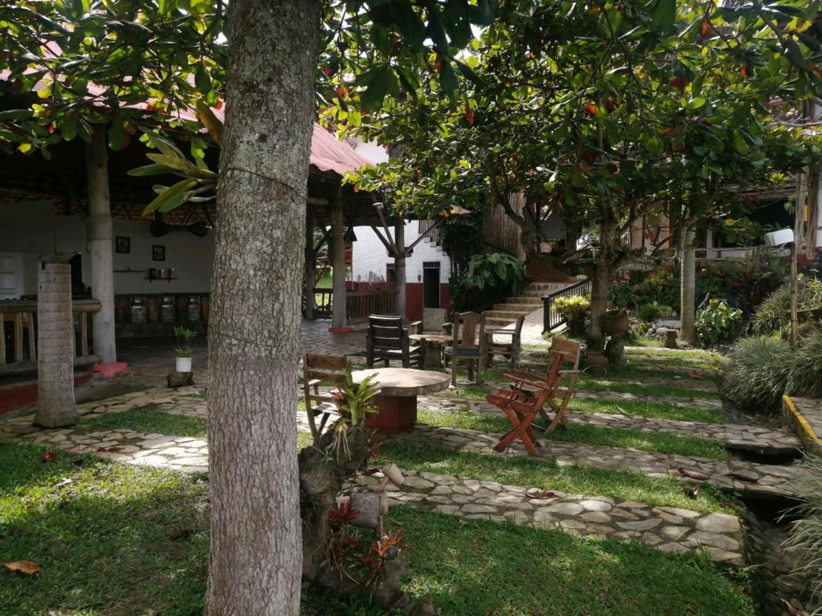 Hotel Cerca Panaca Eje Cafetero suites y cabanas Quimbaya Exterior foto